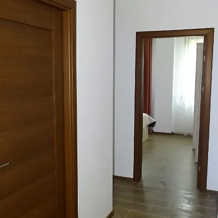 Ziz Apartments 6 *